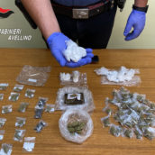 Lioni, droga in una grondaia: controllo del territorio dei Carabinieri Lioni, droga in una grondaia: controllo del territorio dei Carabinieri