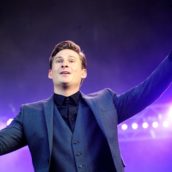 Lee Ryan dei Blue è stato arrestato su un volo per “comportamento intimidatorio” Lee Ryan dei Blue è stato arrestato su un volo per “comportamento intimidatorio”