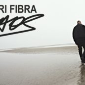 Fabri Fibra ha scelto di mostrare il suo “Caos” Fabri Fibra ha scelto di mostrare il suo “Caos”