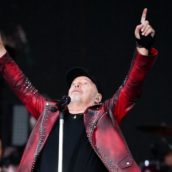 Vasco Rossi è pronto a tornare in tour: “Ci vediamo negli stadi” Vasco Rossi è pronto a tornare in tour: “Ci vediamo negli stadi”