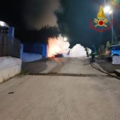 Montoro, incendio di un’autovettura in sosta: caschi rossi in azione