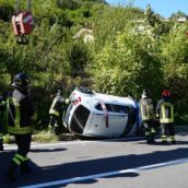 Monteforte Irpino, scontro frontale tra due auto: corsa in ospedale per i conducenti Monteforte Irpino, scontro frontale tra due auto: corsa in ospedale per i conducenti