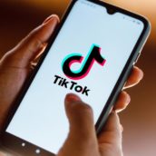 Su TikTok arriva il tasto “Non mi piace” per i commenti Su TikTok arriva il tasto “Non mi piace” per i commenti
