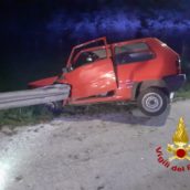 Volturara Irpina, auto sbanda e finisce contro il guard rail: ferito il conducente Volturara Irpina, auto sbanda e finisce contro il guard rail: ferito il conducente