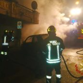 Solofra, autovettura in fiamme nella notte