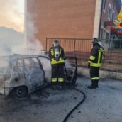 Autovettura in fiamme ad Ariano Irpino: intervento dei Vigili del Fuoco