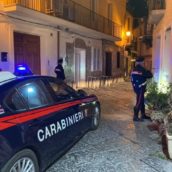 Benevento, palpeggiata da uno sconosciuto mentre passeggia con il fidanzato che reagisce ferendo l’aggressore Benevento, palpeggiata da uno sconosciuto mentre passeggia con il fidanzato che reagisce ferendo l’aggressore