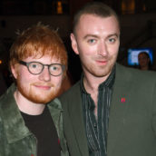 Ed Sheeran ha regalato a Sam Smith un pene in marmo Ed Sheeran ha regalato a Sam Smith un pene in marmo