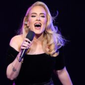 Adele ha dato il via alla sua residency a Las Vegas: è già un successo Adele ha dato il via alla sua residency a Las Vegas: è già un successo
