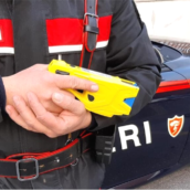 Fragneto Monforte, minaccia i carabinieri con un coltello: bloccato con l’utilizzo del taser