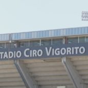 Benevento-Bari, lancio di petardo e torcia in Curva: daspo di 8 anni a due tifosi sanniti Benevento-Bari, lancio di petardo e torcia in Curva: daspo di 8 anni a due tifosi sanniti