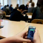 Cellulari vietati a scuola: la circolare del Ministero Cellulari vietati a scuola: la circolare del Ministero