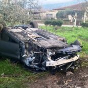 Cervinara, auto sbanda e finisce fuori strada. All’arrivo dei Vigili del Fuoco nessuno all’interno del veicolo Cervinara, auto sbanda e finisce fuori strada. All’arrivo dei Vigili del Fuoco nessuno all’interno del veicolo