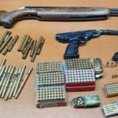 Detenzione illegale di armi comuni da sparo, in carcere padre e figlio