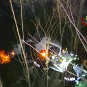 Ariano Irpino, auto sbanda e finisce in un dirupo: 20enne bloccato tra le lamiere