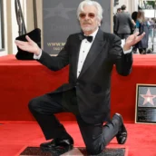 Giancarlo Giannini riceve una stella sulla Walk of Fame Giancarlo Giannini riceve una stella sulla Walk of Fame