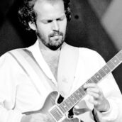 Addio a Lasse Wellander, lo storico chitarrista degli Abba Addio a Lasse Wellander, lo storico chitarrista degli Abba