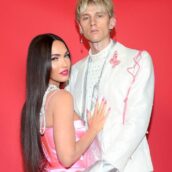 Megan Fox e Machine Gun Kelly avvistati insieme in vacanza Megan Fox e Machine Gun Kelly avvistati insieme in vacanza
