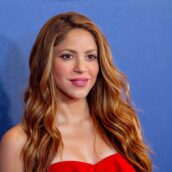 Shakira contro i paparazzi per il trattamento ai suoi figli Shakira contro i paparazzi per il trattamento ai suoi figli