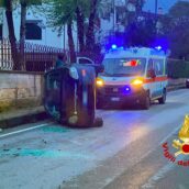 Monteforte Irpino, auto sbanda e si ribalta: ferito un ragazzo Monteforte Irpino, auto sbanda e si ribalta: ferito un ragazzo