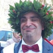Cieco dalla nascita, si laurea in storia medievale con una tesi in braille Cieco dalla nascita, si laurea in storia medievale con una tesi in braille