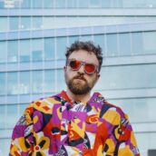 Dargen D’Amico torna con il nuovo singolo “Pelle d’oca” Dargen D’Amico torna con il nuovo singolo “Pelle d’oca”