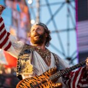 Jovanotti, prima un tour nei palasport poi di nuovo il “Jova Beach Party” Jovanotti, prima un tour nei palasport poi di nuovo il “Jova Beach Party”