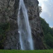 Precipita dalla cascata: morta 21enne Precipita dalla cascata: morta 21enne