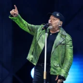 Vasco Rossi si sfoga per l’assedio dei fan: “Voglio fare la mia vita” Vasco Rossi si sfoga per l’assedio dei fan: “Voglio fare la mia vita”