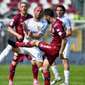 Assalto al pullman del Benevento Calcio dopo la sfida col Cittadella: daspo a 5 tifosi giallorossi