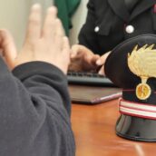 Calitri, preleva illecitamente 2mila euro per scommesse online: i Carabinieri denunciano un 50enne Calitri, preleva illecitamente 2mila euro per scommesse online: i Carabinieri denunciano un 50enne
