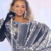 Beyoncé paga 100mila dollari per la chiusura posticipata della metro Beyoncé paga 100mila dollari per la chiusura posticipata della metro