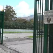 Lauro, detenuta tenta il suicidio ingerendo candeggina Lauro, detenuta tenta il suicidio ingerendo candeggina