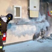 Avellino, scavo per allacciamento fognario: tranciata tubazione gas metano Avellino, scavo per allacciamento fognario: tranciata tubazione gas metano