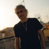 Ligabue, venerdì esce il nuovo singolo Ligabue, venerdì esce il nuovo singolo