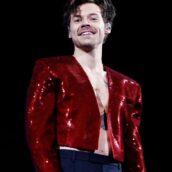 Harry Styles ha tatuato “Olivia” sulla coscia: un omaggio all’ex? Harry Styles ha tatuato “Olivia” sulla coscia: un omaggio all’ex?