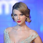 Taylor Swift: bonus di 100mila euro per i camionisti del suo tour Taylor Swift: bonus di 100mila euro per i camionisti del suo tour