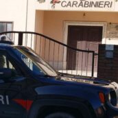 Gesualdo, con un coltello taglia le gomme dell’auto del suo ex: denunciata dai Carabinieri