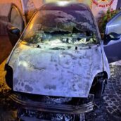 Incendio a Serino: auto in sosta va in fiamme