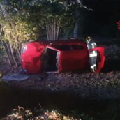 Doppio intervento dei Vigili del Fuoco: 26enne si ribalta con l’auto e finisce in una scarpata Doppio intervento dei Vigili del Fuoco: 26enne si ribalta con l’auto e finisce in una scarpata