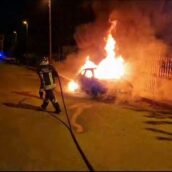 Auto in fiamme a Quadrelle: indagano i Carabinieri Auto in fiamme a Quadrelle: indagano i Carabinieri