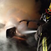 Notte di fiamme tra Avellino e Mercogliano: doppio intervento dei Vigili del Fuoco Notte di fiamme tra Avellino e Mercogliano: doppio intervento dei Vigili del Fuoco