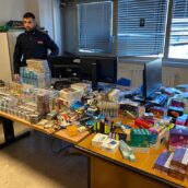 La Polizia recupera 20mila euro di merce rubata in un bar tabacchi di Avellino La Polizia recupera 20mila euro di merce rubata in un bar tabacchi di Avellino
