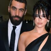 Dua Lipa, addio a Romain Gavras: “Troppo concentrata sul lavoro” Dua Lipa, addio a Romain Gavras: “Troppo concentrata sul lavoro”