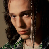 Irama regala ai fan una canzone a sorpresa: “Aura – Capitolo XII” Irama regala ai fan una canzone a sorpresa: “Aura – Capitolo XII”
