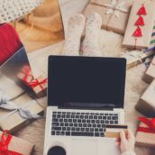 Regali di Natale online, crescono le truffe sui corrieri Regali di Natale online, crescono le truffe sui corrieri