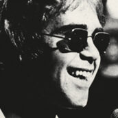 Elton John: da venerdì il singolo natalizio “Step Into Christmas” Elton John: da venerdì il singolo natalizio “Step Into Christmas”