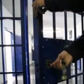 Poliziotti trovano droga nel carcere di Avellino Poliziotti trovano droga nel carcere di Avellino