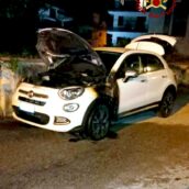 Principio di incendio di un’autovettura a Solofra: intervengono i Vigili del Fuoco Principio di incendio di un’autovettura a Solofra: intervengono i Vigili del Fuoco