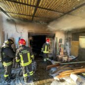 Fragneto l’Abate, a fuoco una falegnameria Fragneto l’Abate, a fuoco una falegnameria
